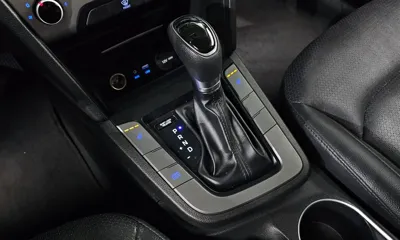 Hyundai Avante 2017, 62033 км, за 9500000 KRW - фото 9