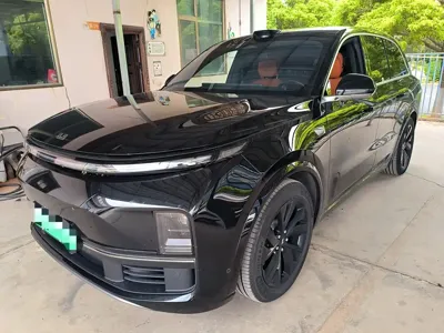 Li Auto Li L8 · 2023 год