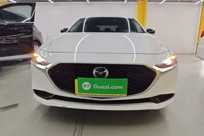 Mazda Mazda 3 Axela 2022, 9900 км, за 97034.21 CNY