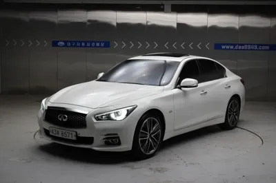Infiniti Q50 · 2015 год