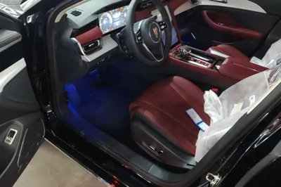 Hongqi H5 PHEV 2025, 100 км, за 140090.52 CNY - фото 18