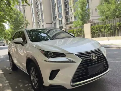 Lexus NX 2018, 90000 км, за 105000 CNY