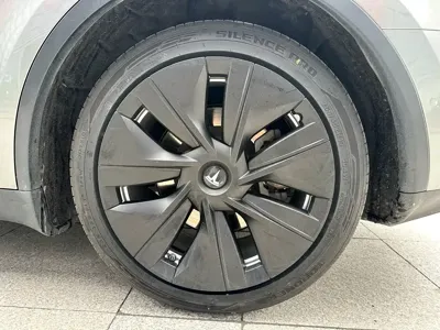 Tesla Model Y 2021, 140000 км, за 119000 CNY - фото 9