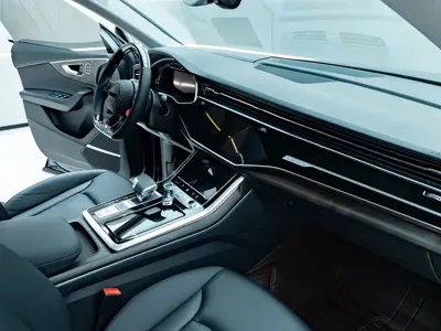 Audi Q8 2022, 60000 км, за 338000 CNY - фото 11