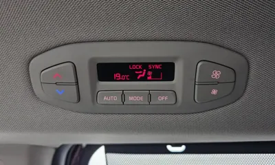 Kia Canival 2017, 250289 км, за 8800000 KRW - фото 18