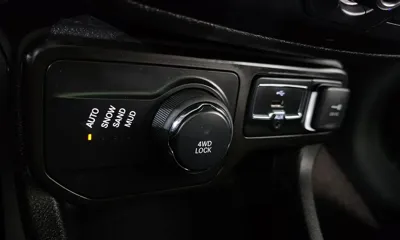 Jeep Renegade 2021, 96066 км, за 16900000 KRW - фото 19