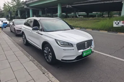 Lincoln Corsair 2022, 24800 км, за 140146.93 CNY - фото 3