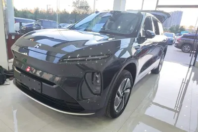 Nio ES8 · 2023 год