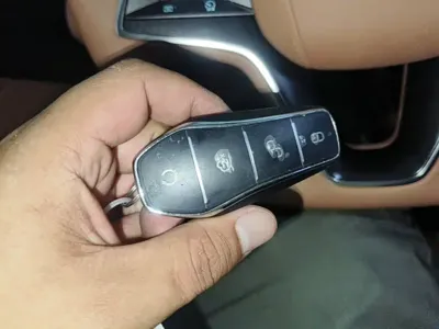 BYD 汉L 2025, 5100 км, за 194400 CNY - фото 9