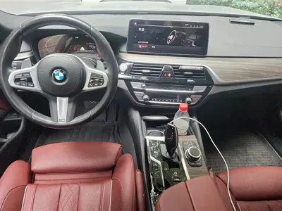 BMW 5 Series 2022, 61600 км, за 208400 CNY - фото 12