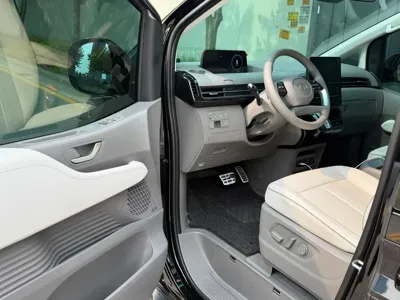 Hyundai Staria 2025, 7500 км, за 65000000 KRW - фото 10