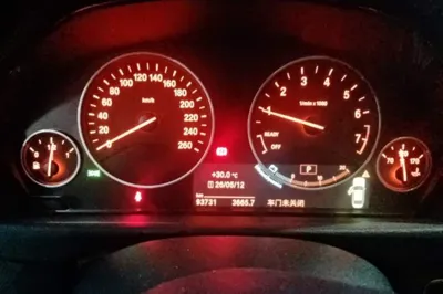 BMW 3 Series 2019, 93699 км, за 92330.02 CNY - фото 12