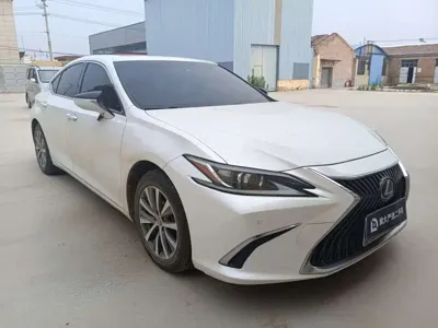 Lexus ES 2021, 105100 км, за 135000 CNY