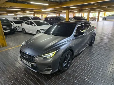 Infiniti Q30 · 2017 год