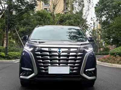 Denza Denza D9 2023, 14000 км, за 205799 CNY