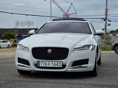 Jaguar XF · 2019 год