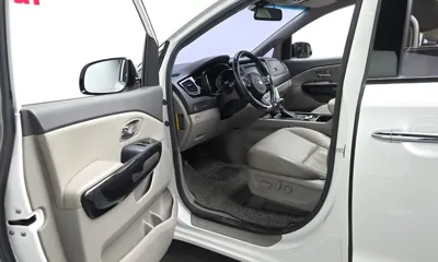 Kia Canival 2017, 96904 км, за 11500000 KRW - фото 10
