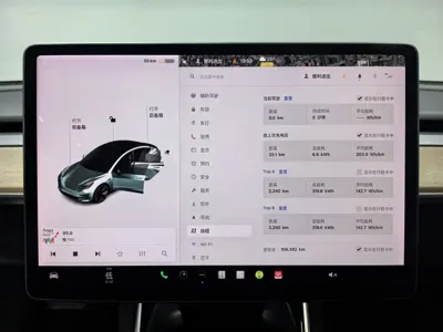 Tesla Model 3 2021, 106000 км, за 109800 CNY