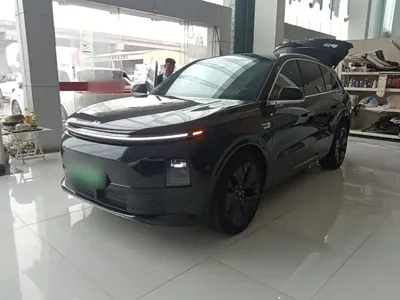 Li Auto Li L6 · 2024 год