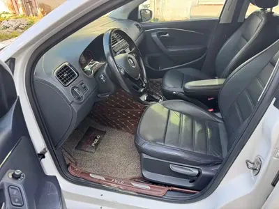 Volkswagen Polo 2015, 87000 км, за 25800 CNY