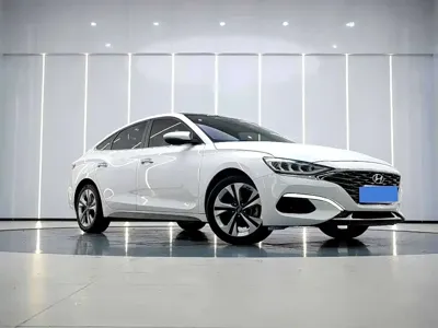 Hyundai Fista 2018, 60000 км, за 35200 CNY