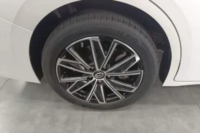 GAC Trumpchi E8 New Energy 2024, 40000 км, за 154323.2 CNY - фото 11