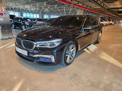 BMW 7-Series · 2018 год