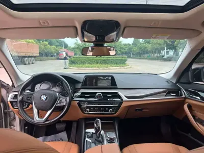 BMW 5 Series 2018, 160000 км, за 96000 CNY