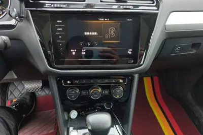 Volkswagen Tiguan L 2019, 89000 км, за 81094.42 CNY - фото 13
