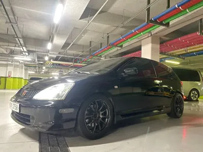 Honda Civic · 2005 год