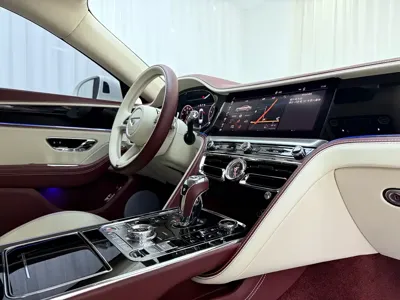 Bentley Flying Spur 2024, 5300 км, за 2938000 CNY - фото 10