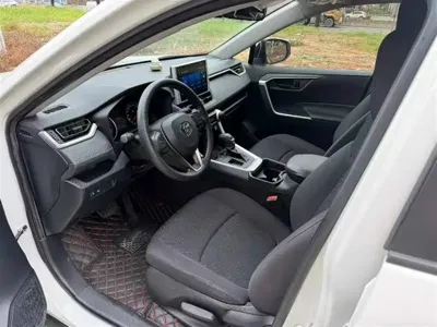 Toyota RAV4 2021, 20000 км, за 90000 CNY