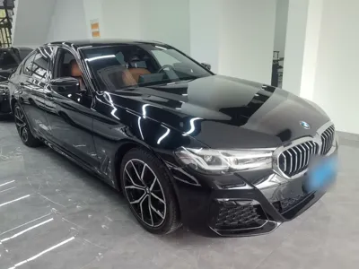 BMW 5 Series 2022, 35200 км, за 257700.89 CNY