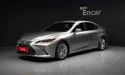 Lexus ES · 2021 год