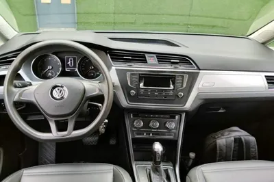 Volkswagen Touran 2018, 100800 км, за 68539.35 CNY - фото 12