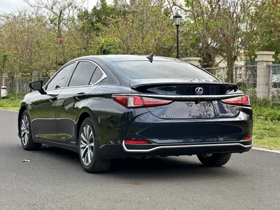 Lexus ES 2018, 100000 км, за 165000 CNY