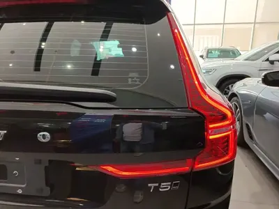 Volvo XC60 2021, 27300 км, за 130600 CNY - фото 8