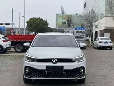 Volkswagen Lavida 2023, 55000 км, за 45800 CNY