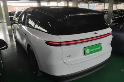 Li Auto Li Auto i8 2025, 100 км, за 327159.07 CNY