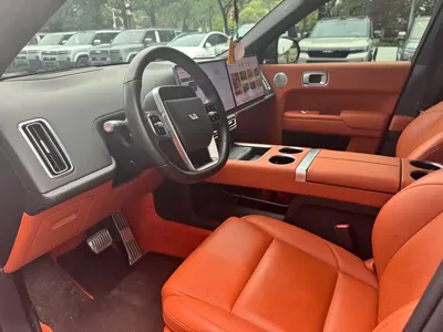 Li Auto Li L8 2023, 40000 км, за 128000 CNY