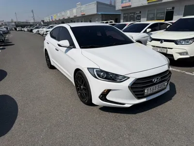 Hyundai Avante 2017, 79850 км, за 10200000 KRW