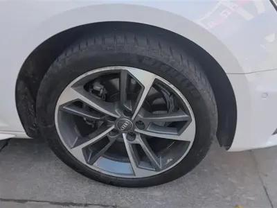 Audi A4L 2019, 83500 км, за 102600 CNY - фото 6