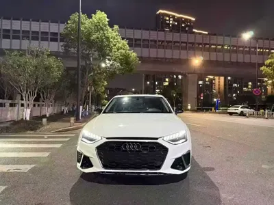Audi A4L · 2020 год