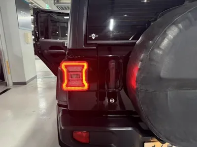 Jeep Wrangler 2018, 131873 км, за 29790000 KRW - фото 19