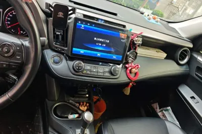 Toyota RAV4 2018, 88100 км, за 76708.29 CNY - фото 6