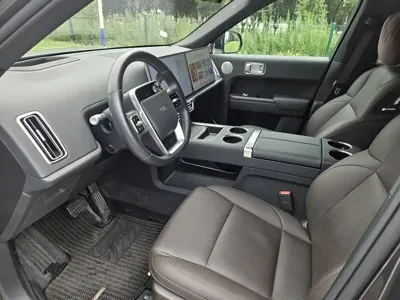 Li Auto Li L8 2023, 47000 км, за 199800 CNY