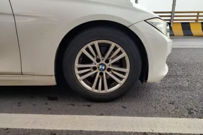 BMW 3 Series 2015, 92700 км, за 54023.46 CNY - фото 8