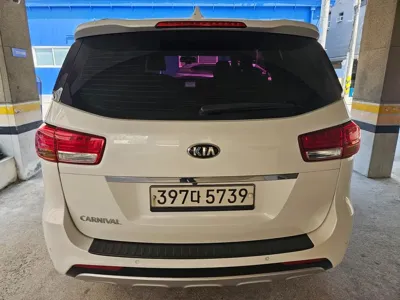 Kia Canival 2017, 185900 км, за 9990000 KRW