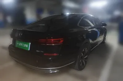 Volkswagen Passat 2024, 41400 км, за 134862.68 CNY