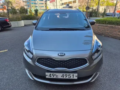 Kia Carens · 2015 год